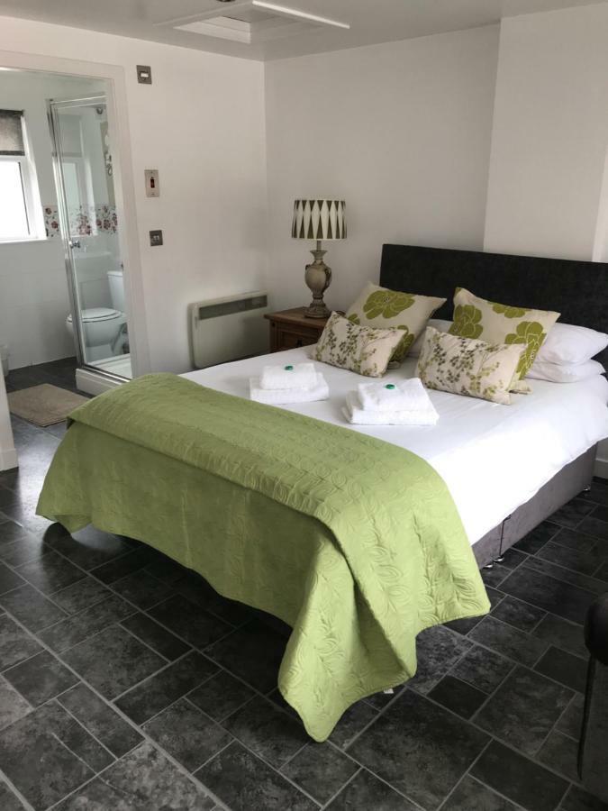 Garfield Guesthouse Дінгволл Екстер'єр фото